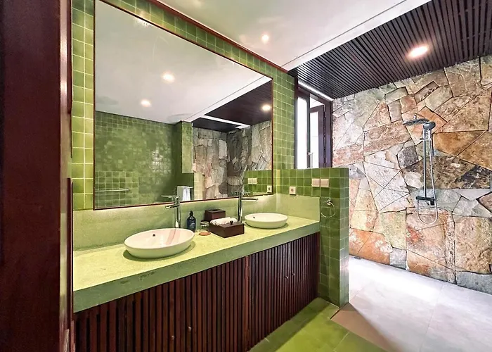 Villa Str Bali Luxury Tropical